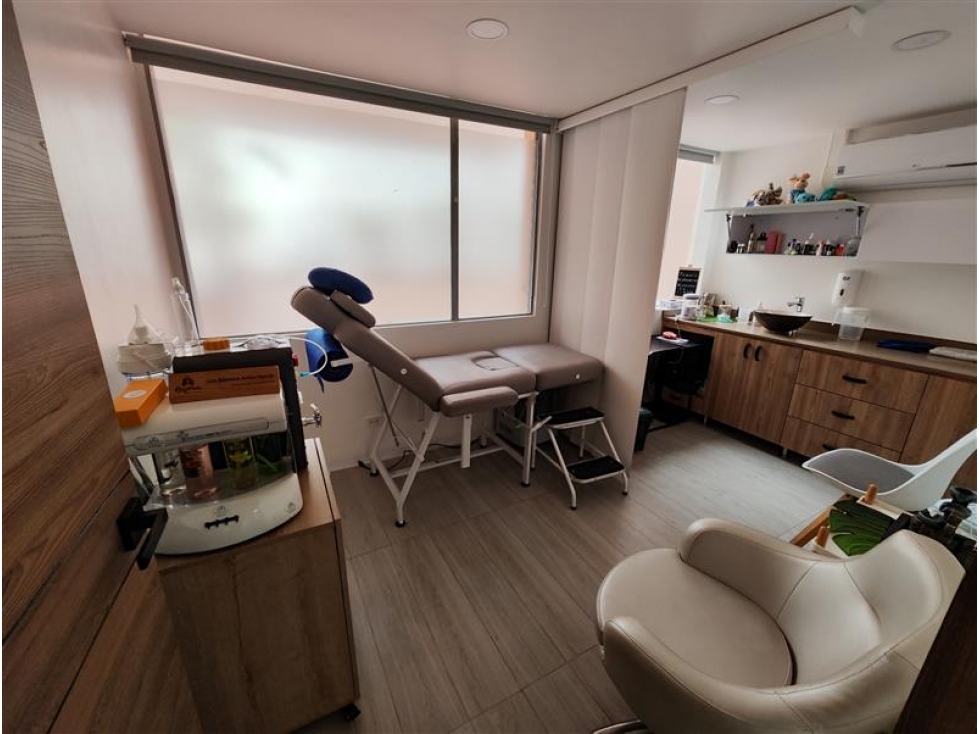 Se vende consultorio en Laureles — foto 2