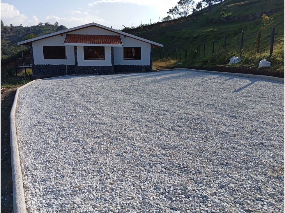 Casa en excelente sector del Oriente Antioqueño