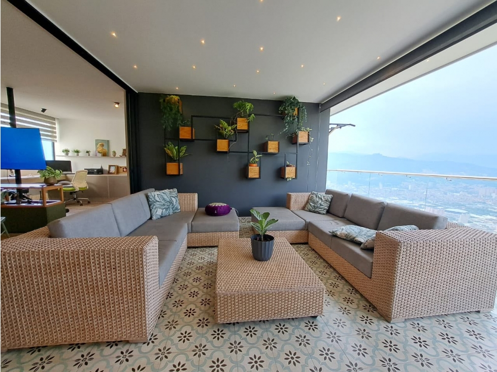 VENDO EXCLUSIVO APARTAMENTO EN SABANETA CON VISTA A LA CIUDAD