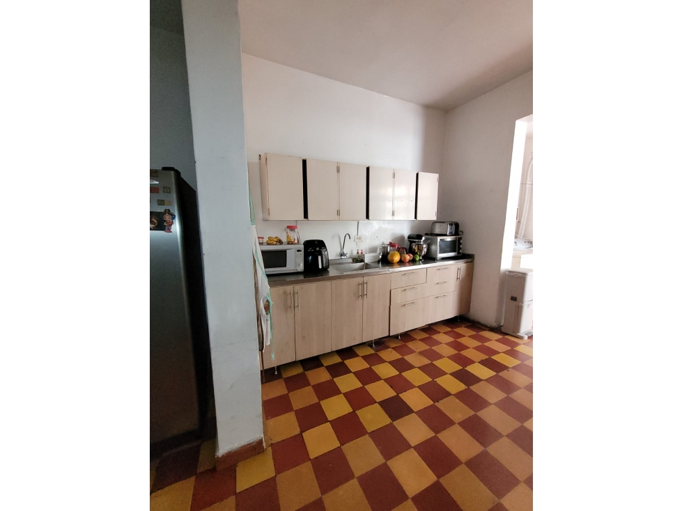 Casa esquinera a la venta, Los Ángeles.