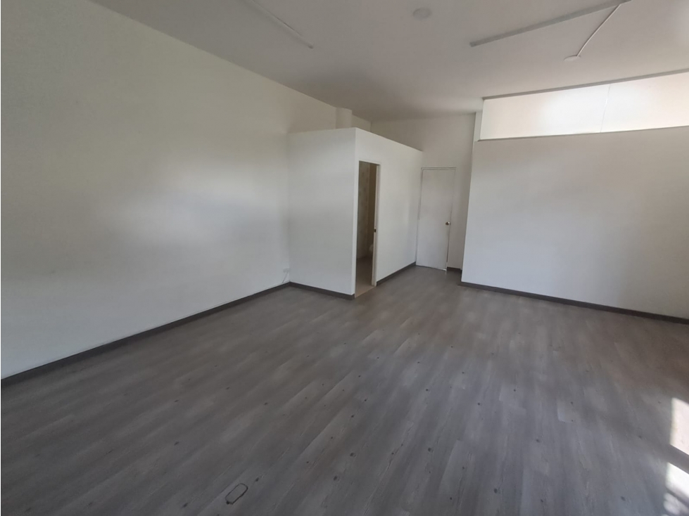 Bodega de 360 m² en excelente ubicación Envigado - 2
