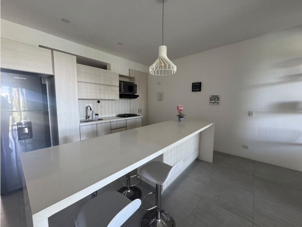 Apartasuite con espectacular vista frente al Club Campestre Cerritos — foto 4