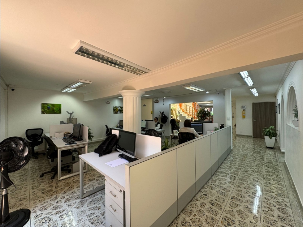 Casa unifamiliar en Belén, entre la 80 y la 33 — foto 2
