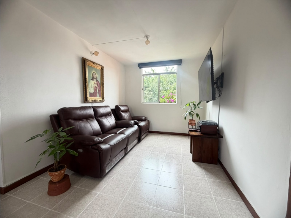 VENDO APARTAMENTO CERCA AL PARQUE DE SABANETA