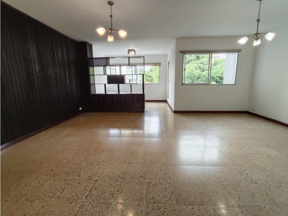 ¡Venta de amplio apto en el Centro de MedellÃn!
