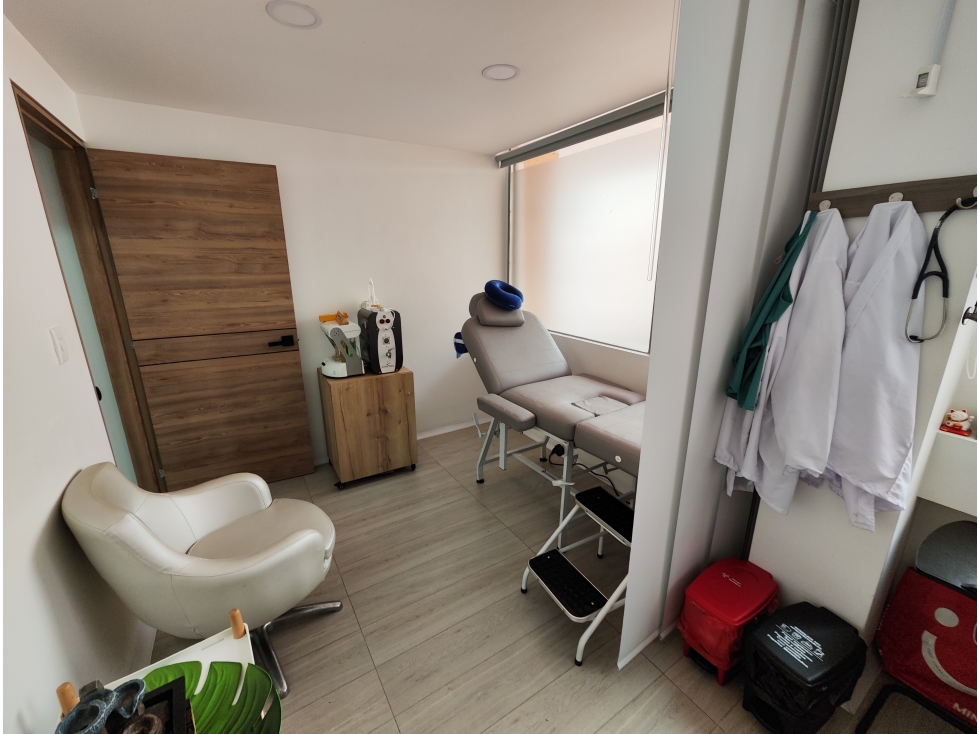 Se vende consultorio en Laureles — foto 5