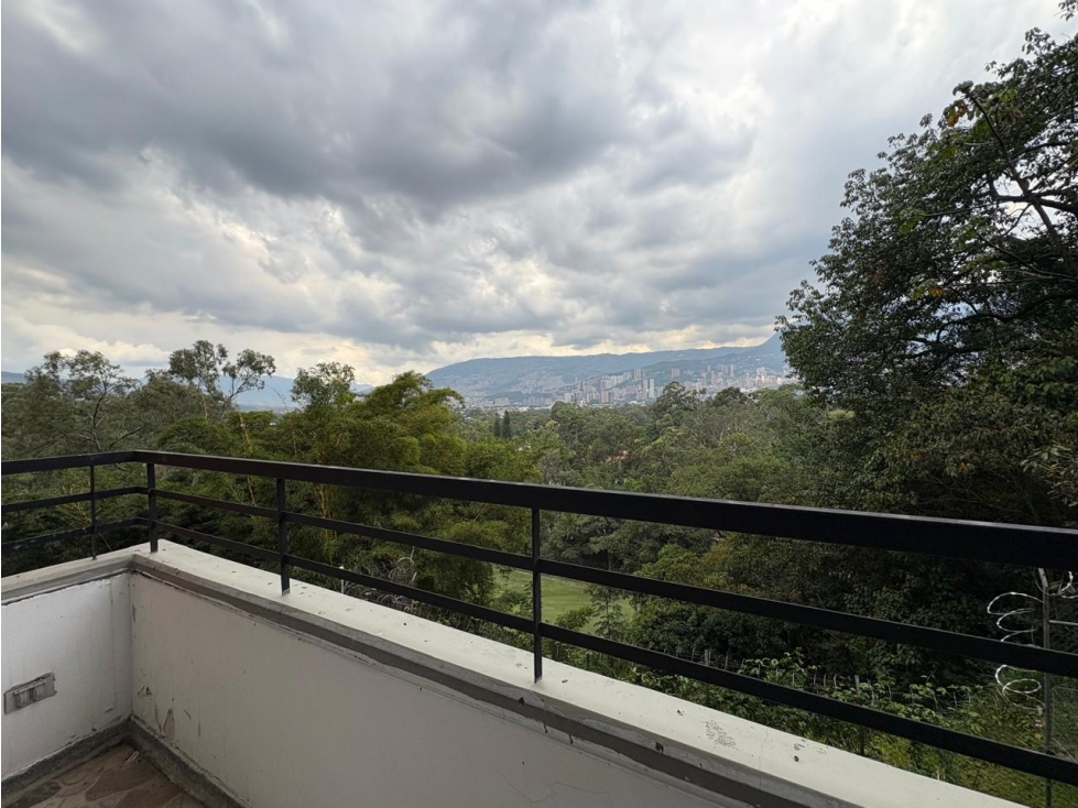 Apartamento con excelente vista a 5 minutos Arkadia y la Mota