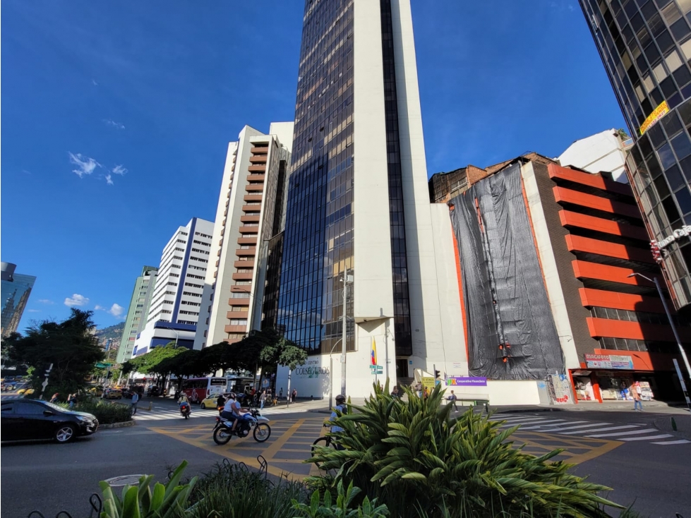 Oficina a la venta en centro de MEDELLÍN