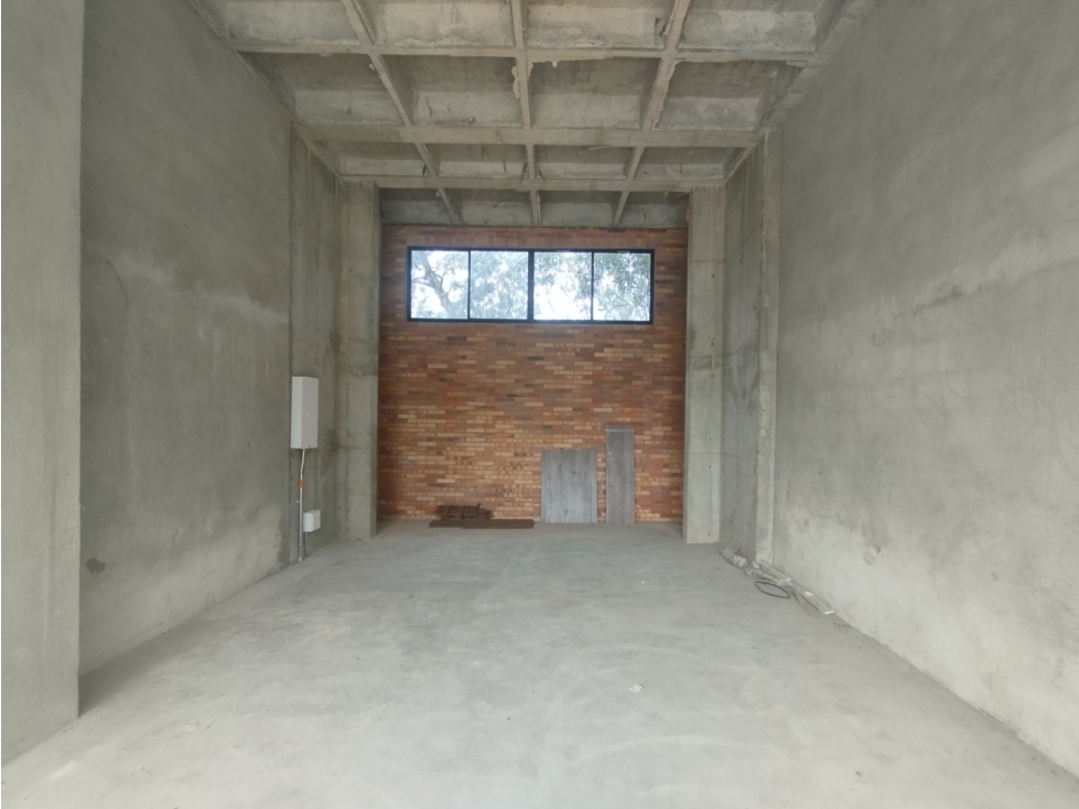 Venta de local comercial en El Retiro (obra gris) — foto 3