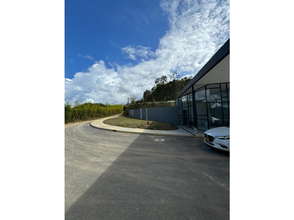 Venta de lote en excelente sector de Guarne — foto 2