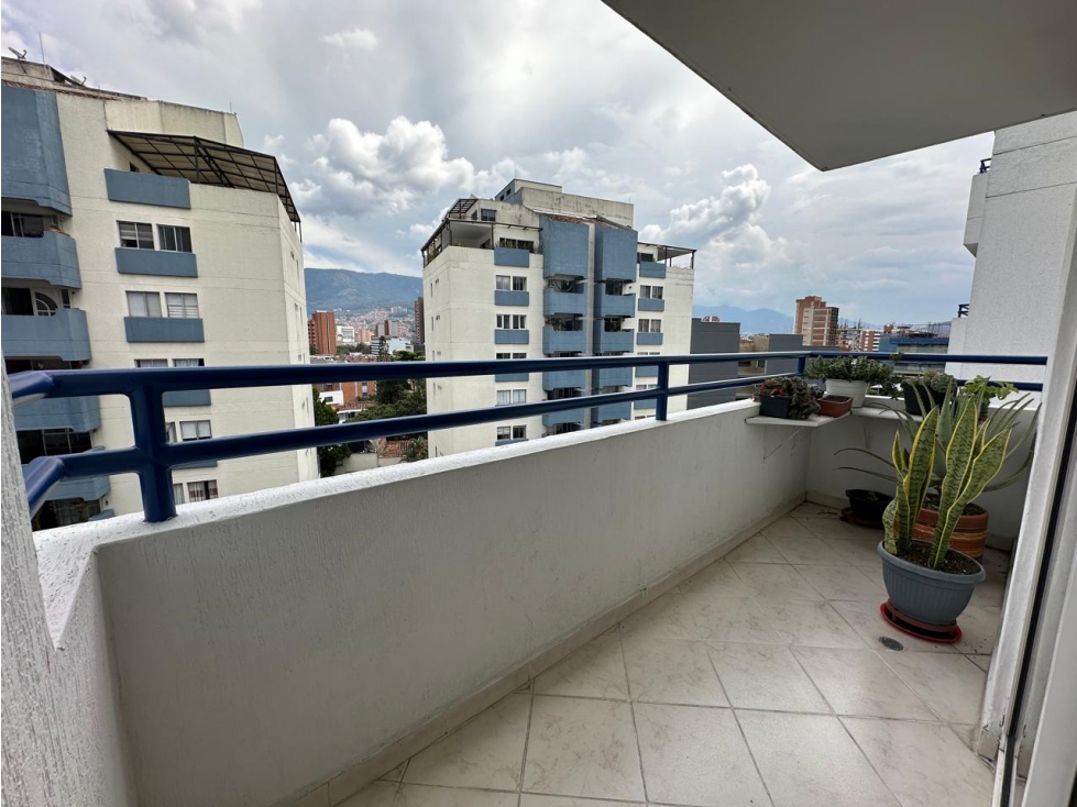 Apartamento en venta, sector los colores!