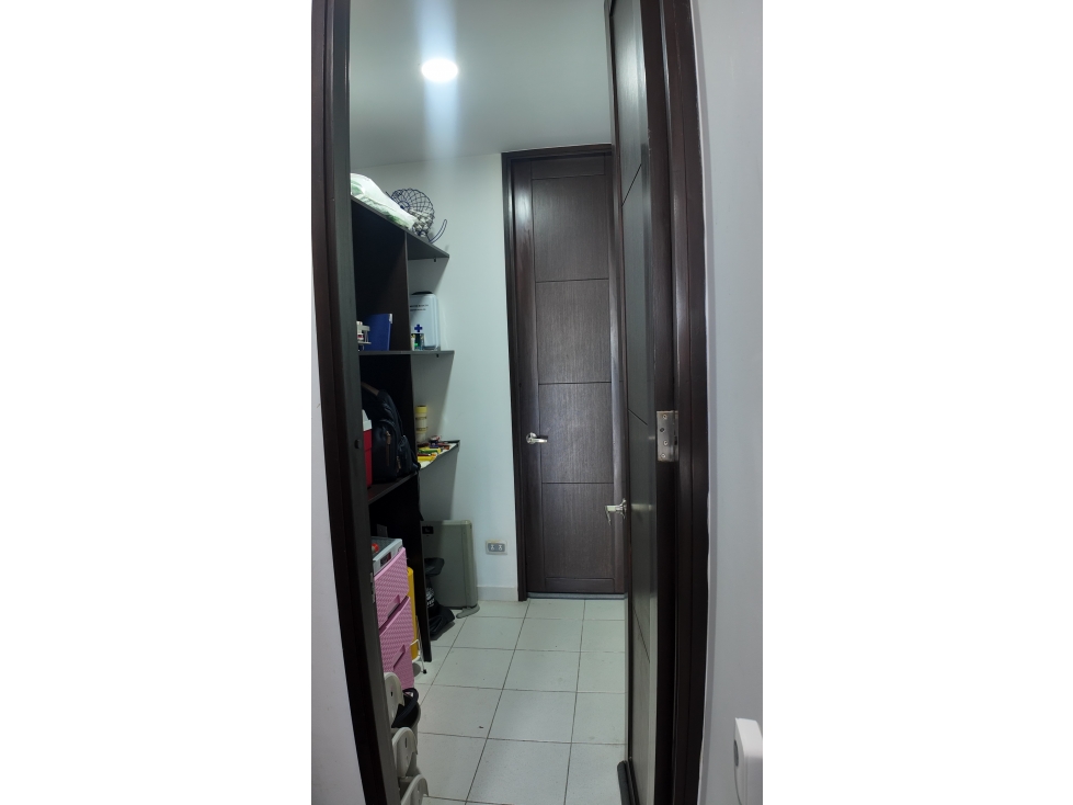 AMPLIO APARTAMENTO EN VENTA SABANETA -SECTOR LAS LOMITAS — foto 2