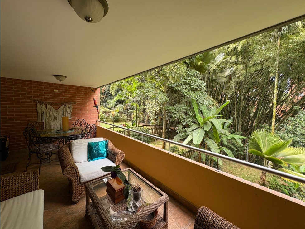 Tu casa soñada en medio de la naturaleza en Envigado!