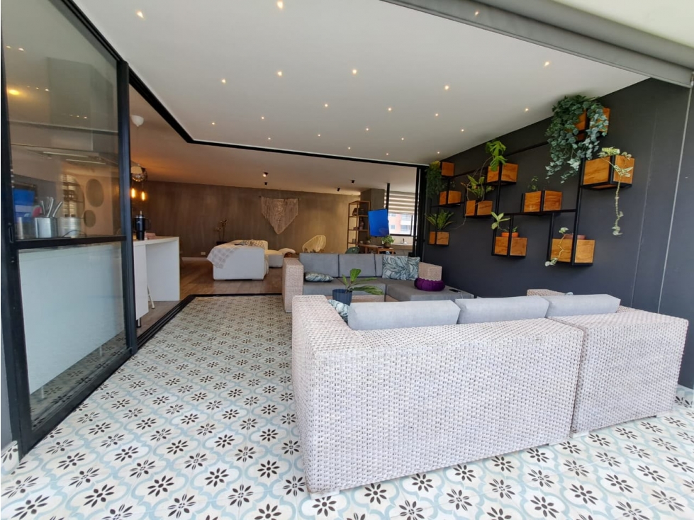 VENDO EXCLUSIVO APARTAMENTO EN SABANETA CON VISTA A LA CIUDAD — foto 2