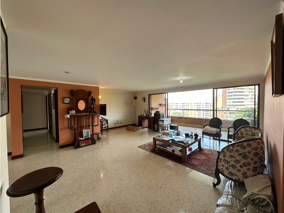 Apartamento en venta, sector el tesoro.
