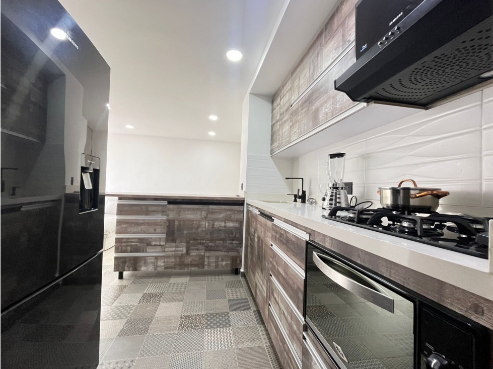 VENDO APARTAMENTO EN UNIDAD EN SABANETA CERCA A ESTACION DEL METRO — foto 2