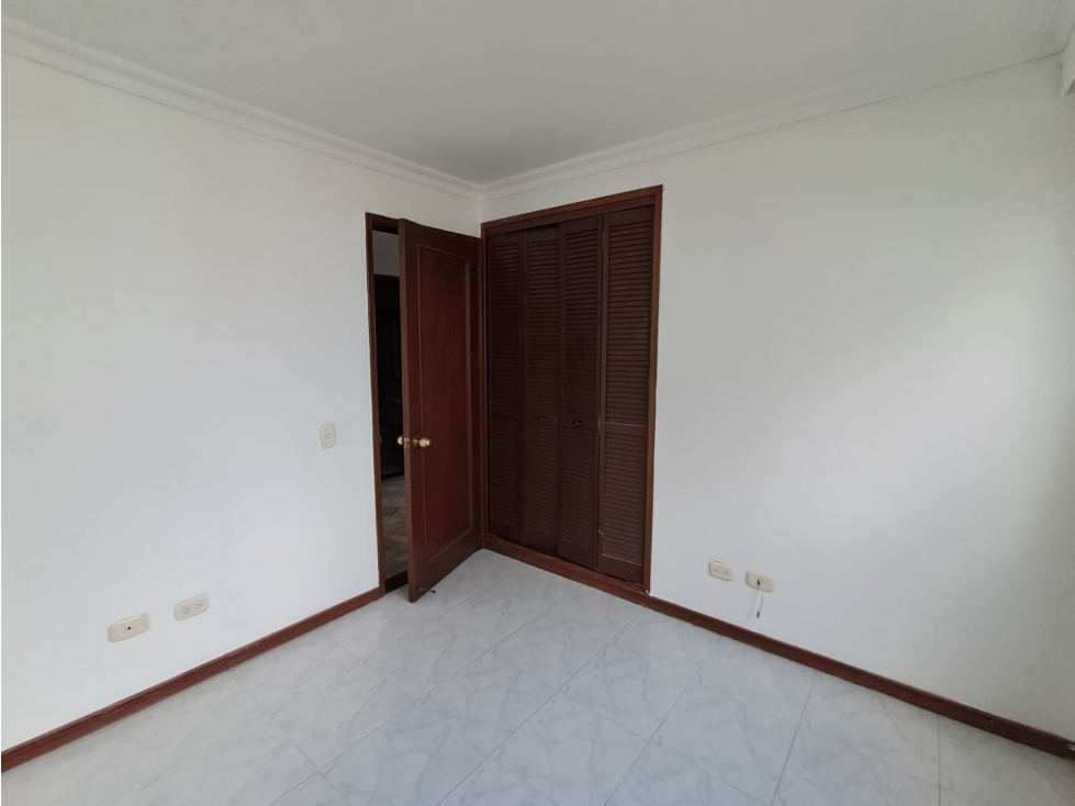 APARTAMENTO EN VENTA ALTOS DE LA PLAZUELA — foto 4
