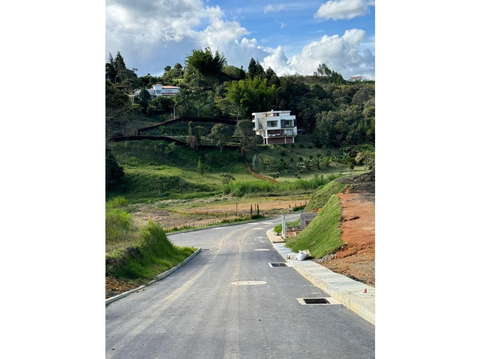 Venta de lote en excelente sector de Guarne — foto 3