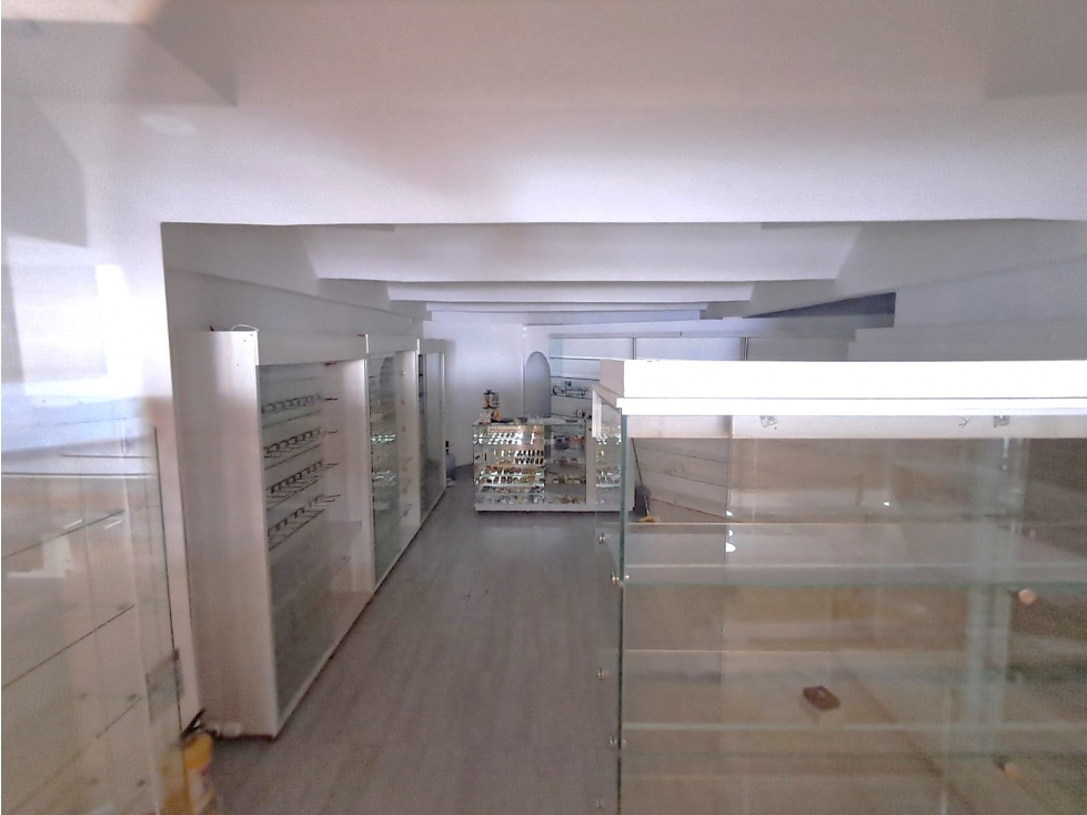 VENTA DE LOCAL COMERCIAL RENTANDO EN ZONA EXCLUSIVA - INVERSION — foto 6