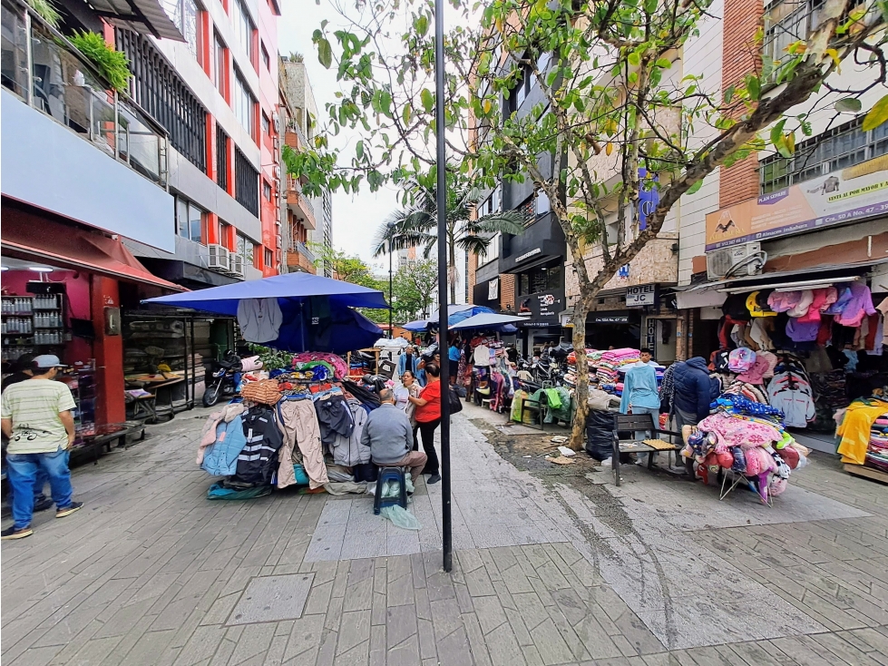 Edificio en venta en el centro de Medellin con dos rentas! — foto 3