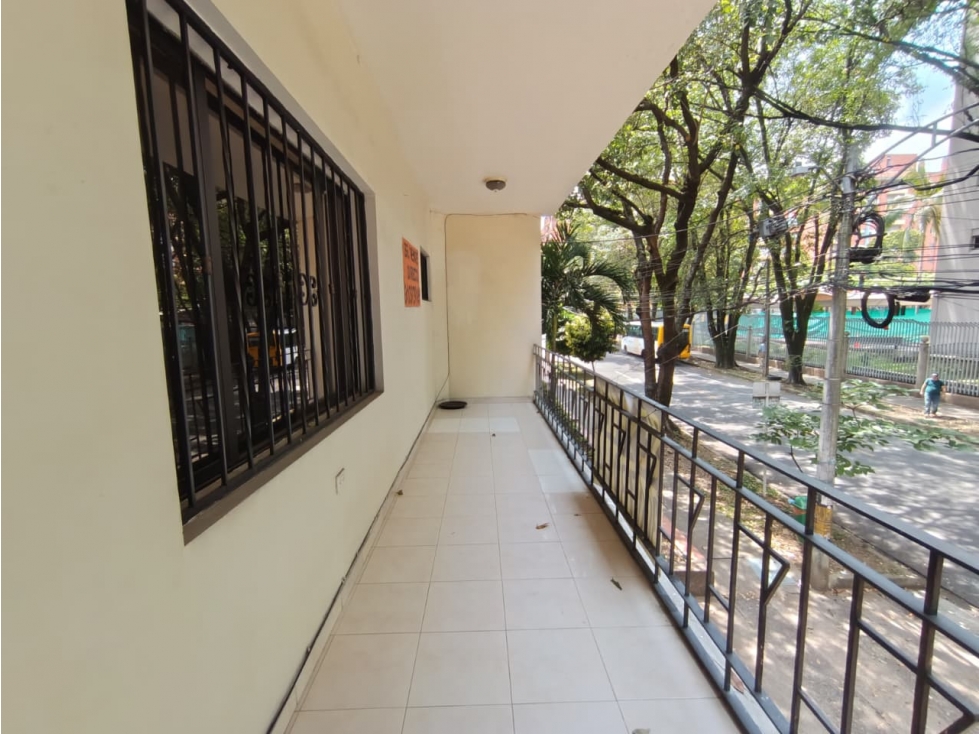 Casa en venta, Sector Laureles.