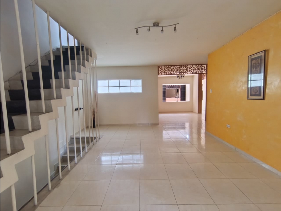 Casa en venta, Sector Laureles. — foto 2