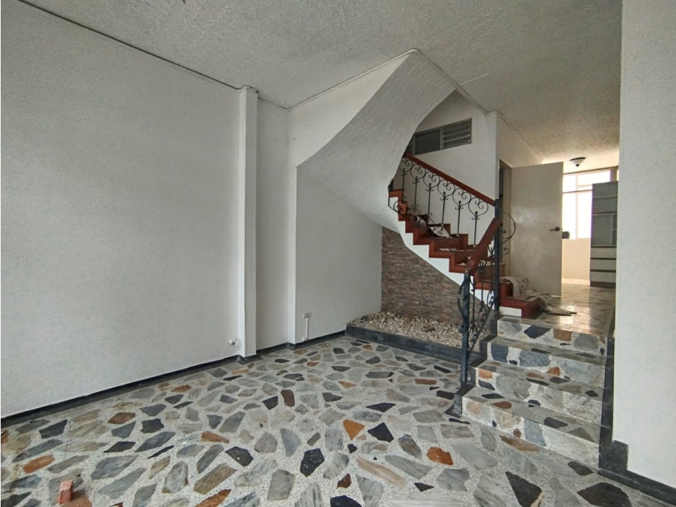 CASA CON POTENCIAL COMERCIAL Y RENTA ACTIVA EN PINARES PEREIRA — foto 3