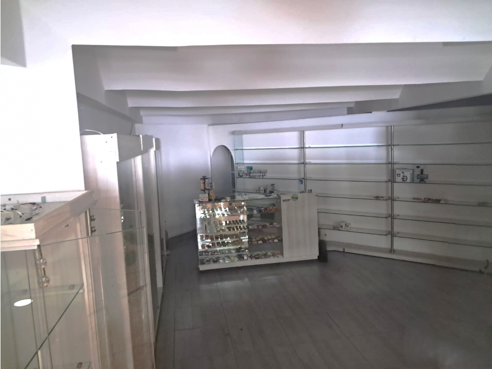 VENTA DE LOCAL COMERCIAL RENTANDO EN ZONA EXCLUSIVA - INVERSION — foto 3