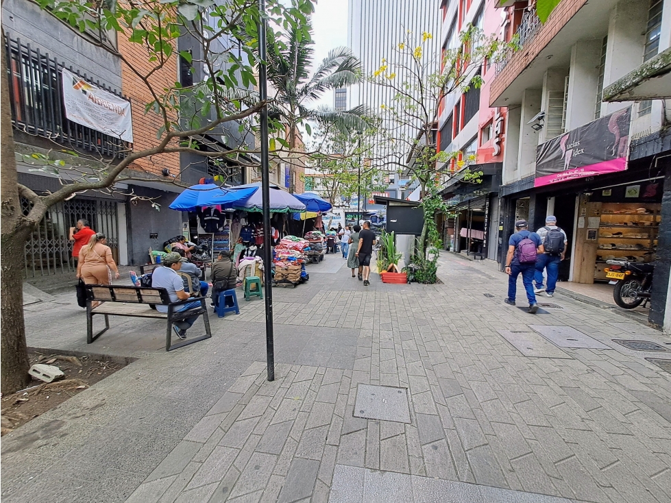 Edificio en venta en el centro de Medellin con dos rentas! — foto 4