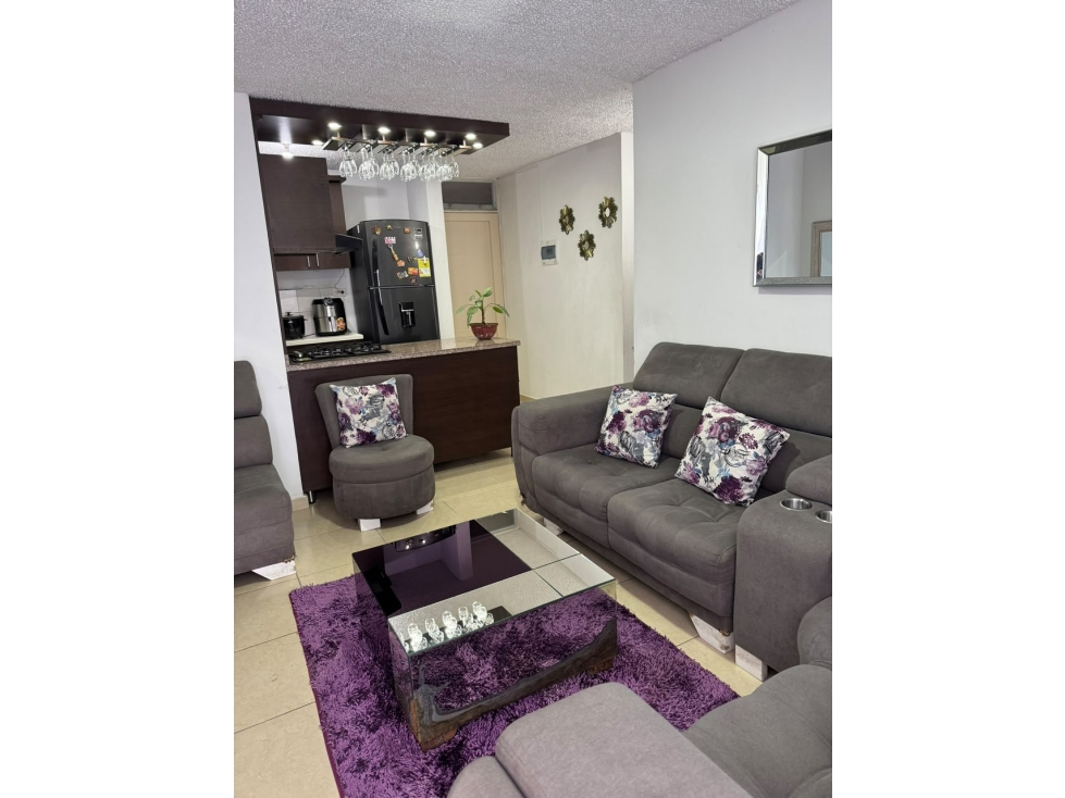 VENTA APARTAMENTO CON DEPOSITO Y PARQUEADERO CUBIERTO EN LAS VIOLETAS