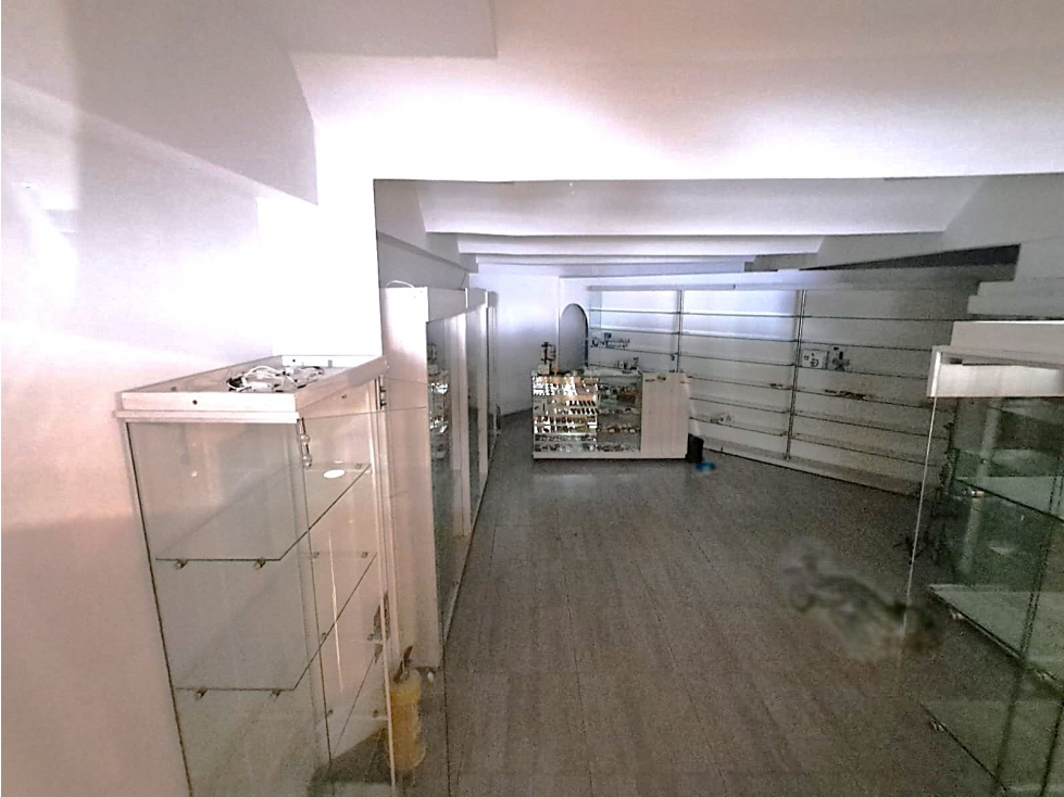 VENTA DE LOCAL COMERCIAL RENTANDO EN ZONA EXCLUSIVA - INVERSION — foto 4
