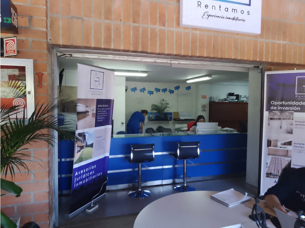 En venta local en el Poblado - 1
