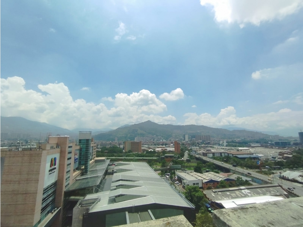 Se vende oficina en Centro Comercial Mayorca, Sabaneta - 1