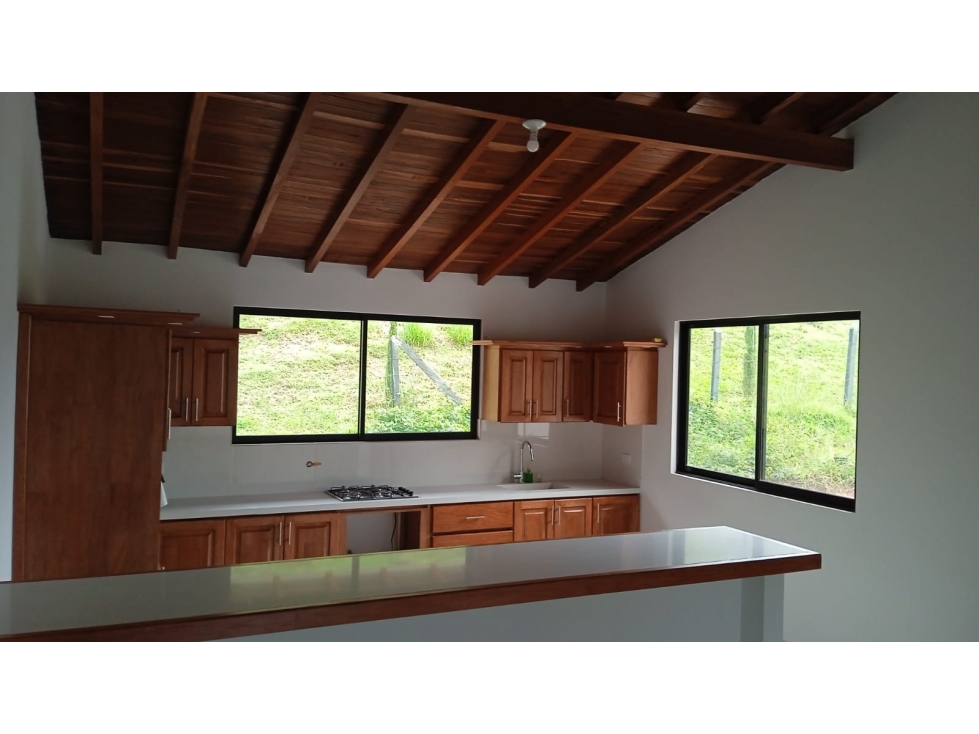 Casa en excelente sector del Oriente Antioqueño — foto 2