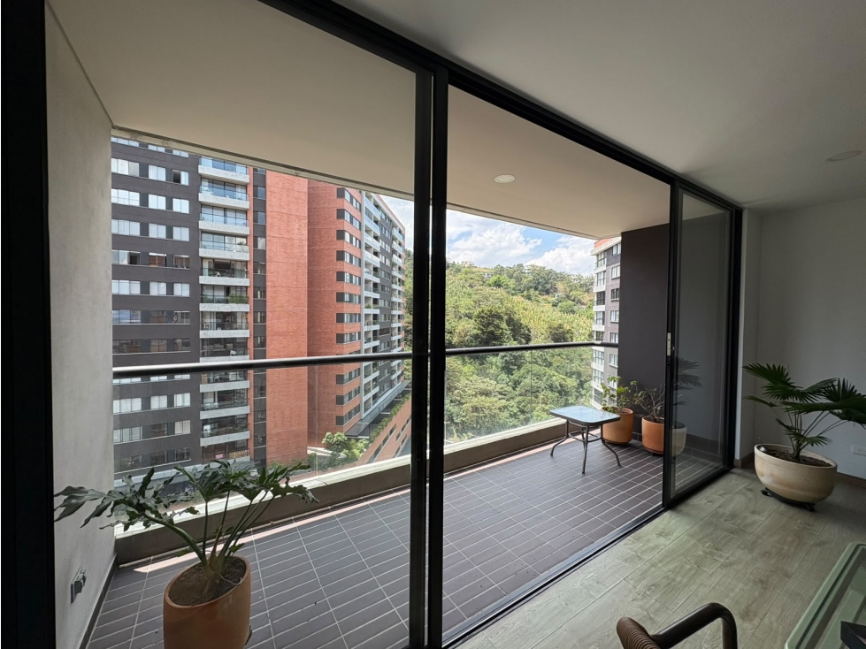 APARTAMENTO EN UNIDAD COMPLETA Y RODEADO DE VERDE