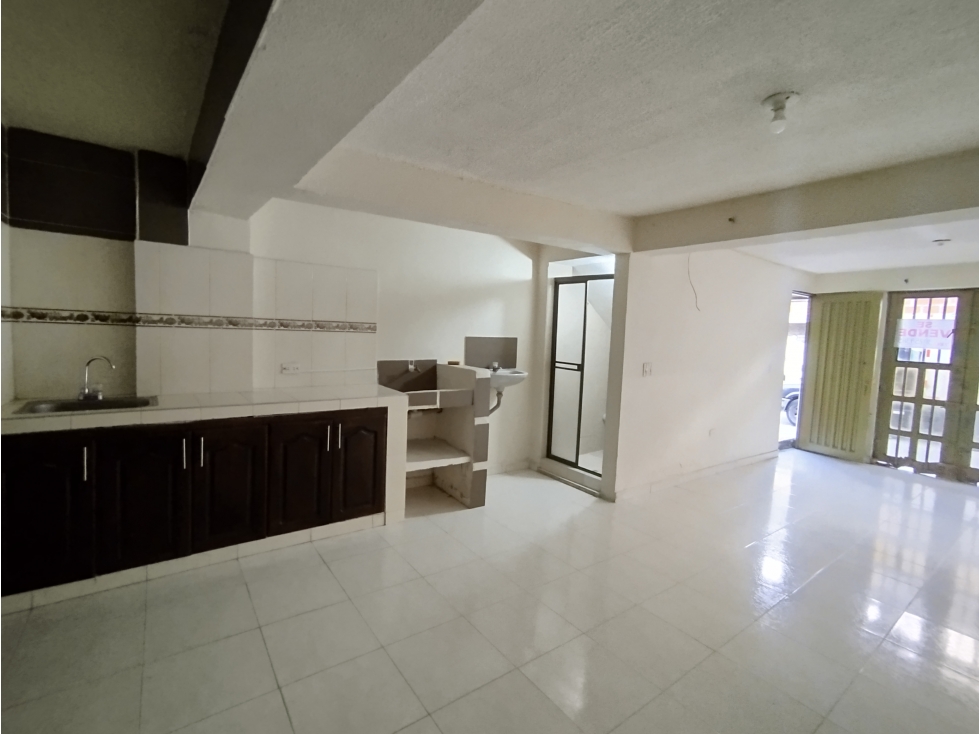 VENTA CASA DE 3 PISOS EN SANTA ROSA DE CABAL — foto 2