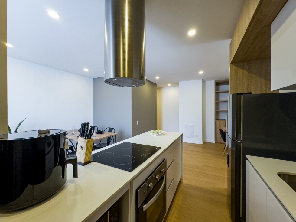 Apartamento moderno con balcón en venta en Santa Bárbara, Bogotá — foto 3
