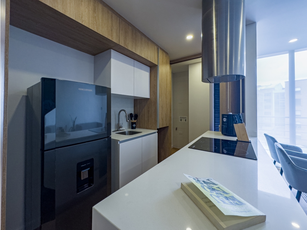 Apartamento moderno con balcón en venta en Santa Bárbara, Bogotá — foto 4