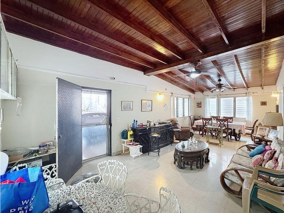 Venta de casa / propiedad comercial en Vía España — foto 4