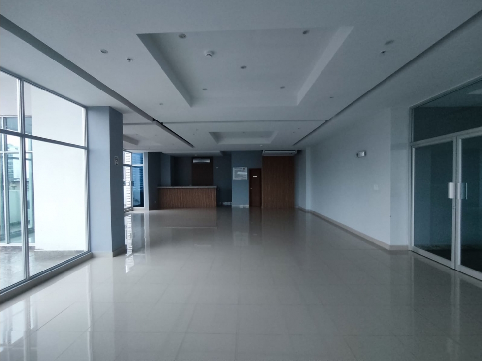 Venta de Apartamento con Vista al Parque Omar PH Residencias del Sol