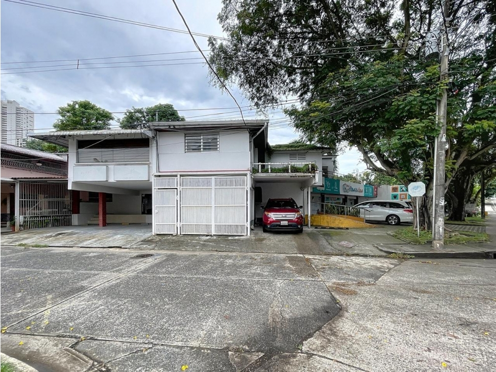 Venta de Plaza Comercial en Santa Elena - 2