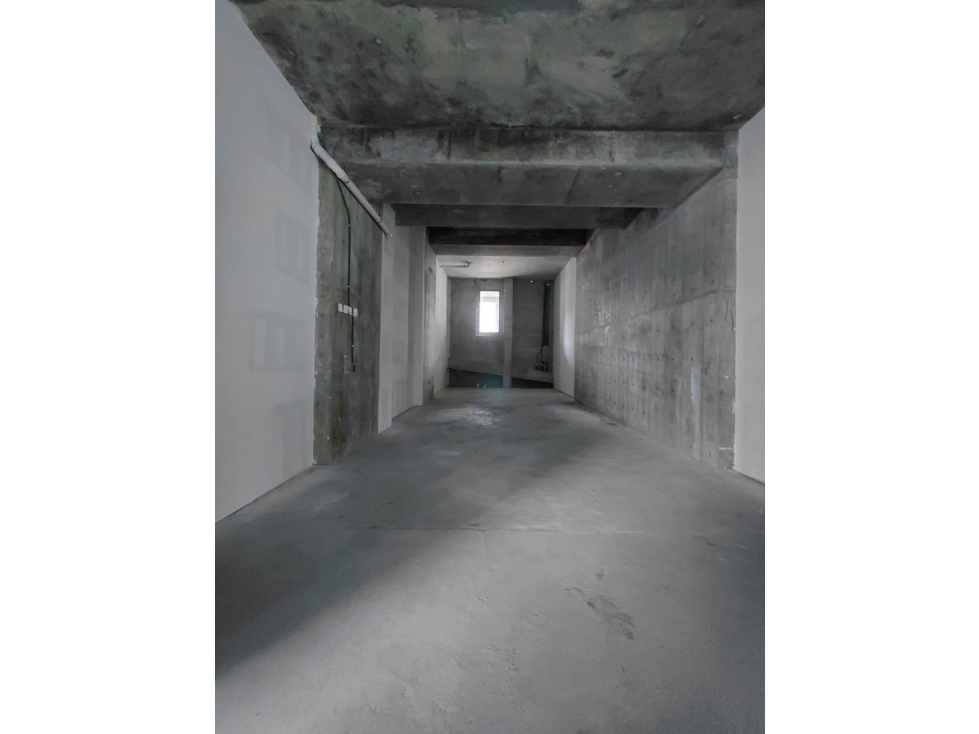 Alquiler de local comercial en Nuovo Armani Doble altura | Obra gris
