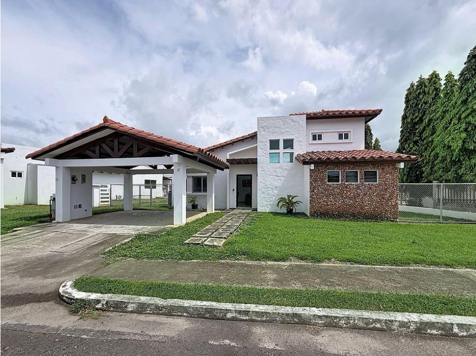 Alquiler de casa amueblada en Playa Malibú Nueva Gorgona