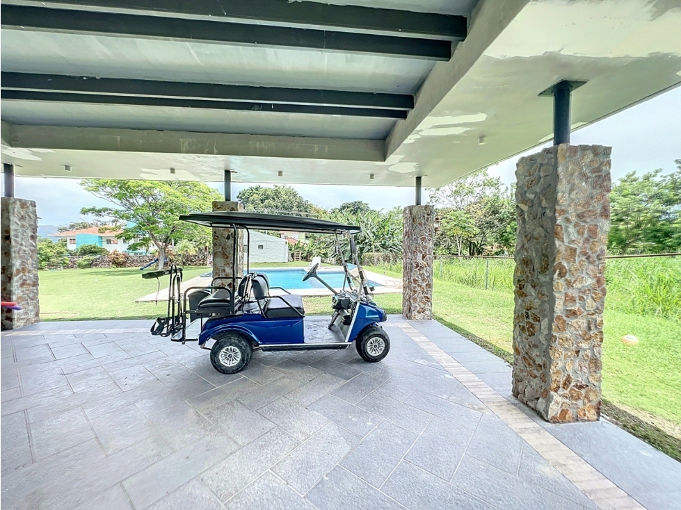 Venta de Casa con Piscina en Coronado en el Club de Golf - 5