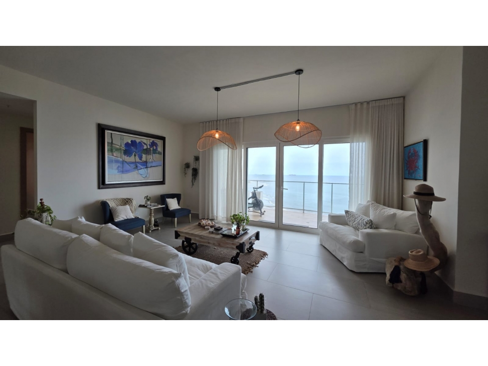 Venta de Exclusivo Apartamento Frente al Mar Playa Escondida, Colón - 3