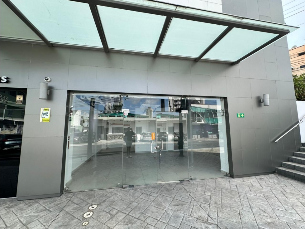 Alquiler de local comercial en Vía Porras City Plaza — foto 2