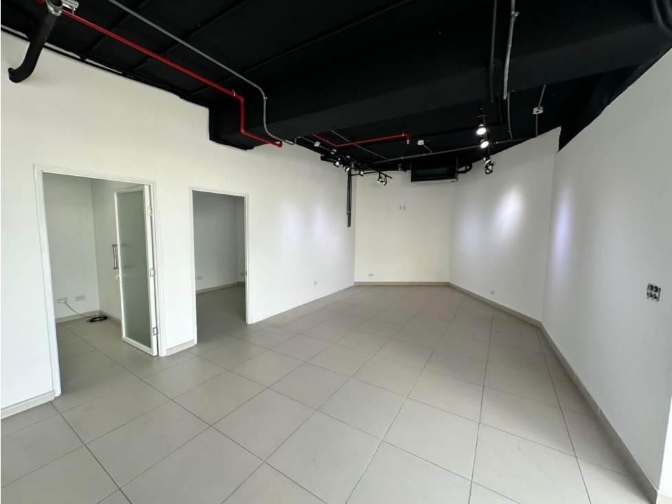 Alquiler de local comercial en Vía Porras City Plaza — foto 5