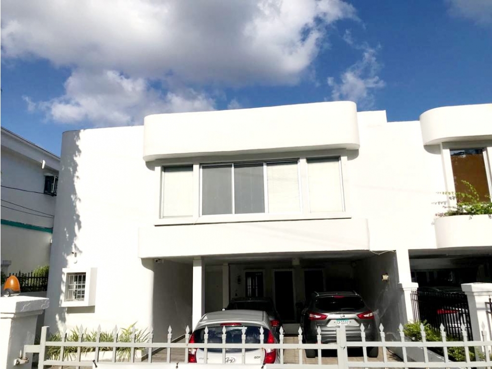 Venta de Casa Dúplex en Obarrio Calle 61