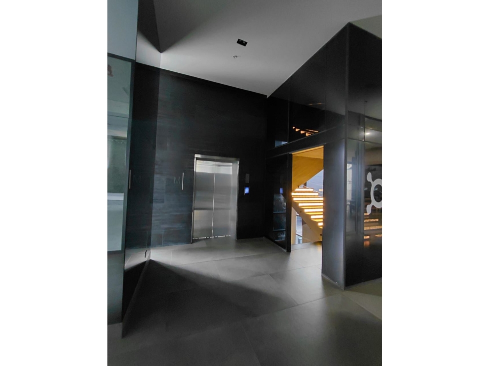 Alquiler de local comercial en Nuovo Armani Doble altura | Obra gris — foto 6