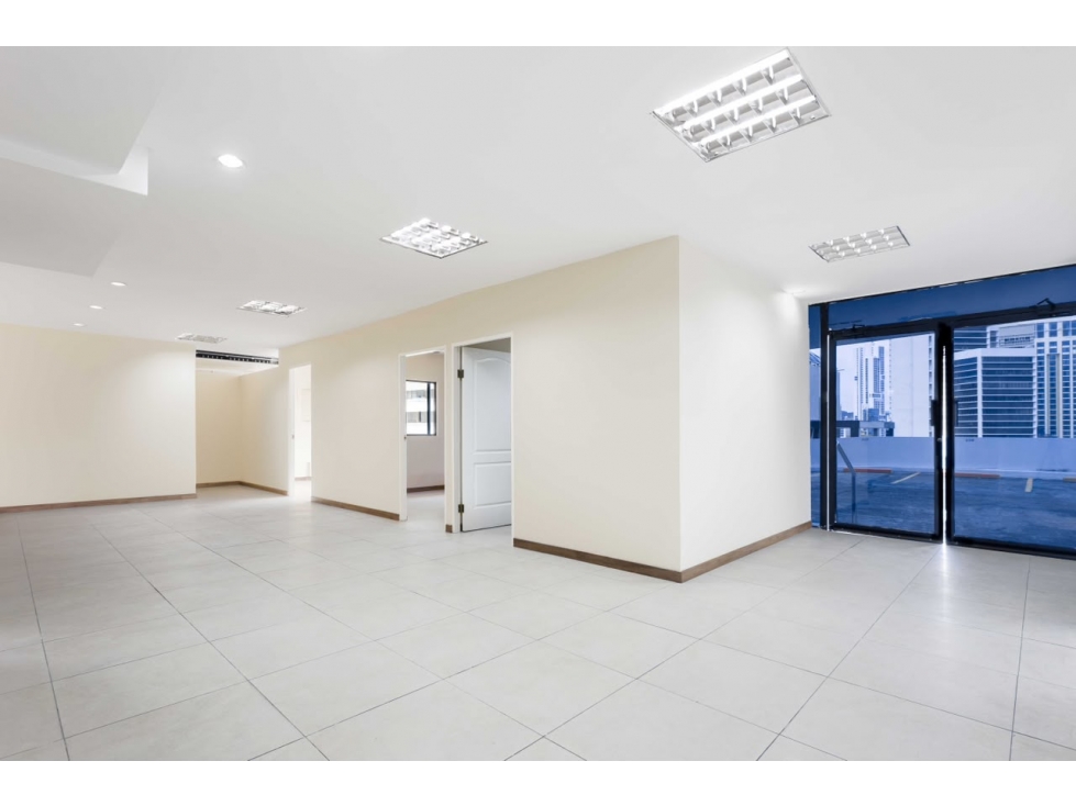 Venta de oficina para inversión en Obarrio Torre Generali